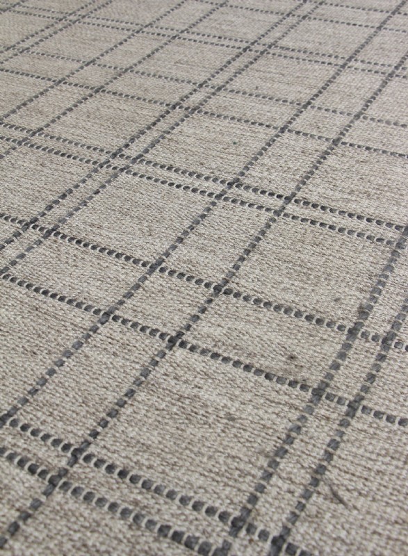 Contemporary Rug White And Grey Plaid For Sale in CT Middlebury