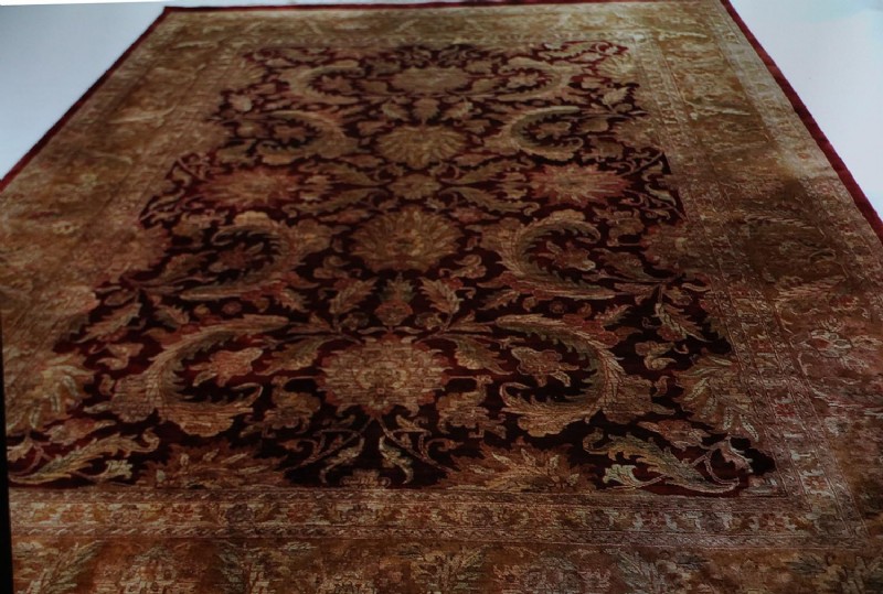 Persian Style Wool Rug Persian Style Wool Rug
