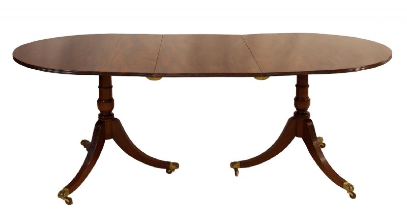 Antique Mahognay Oval Pedestal DIning Table