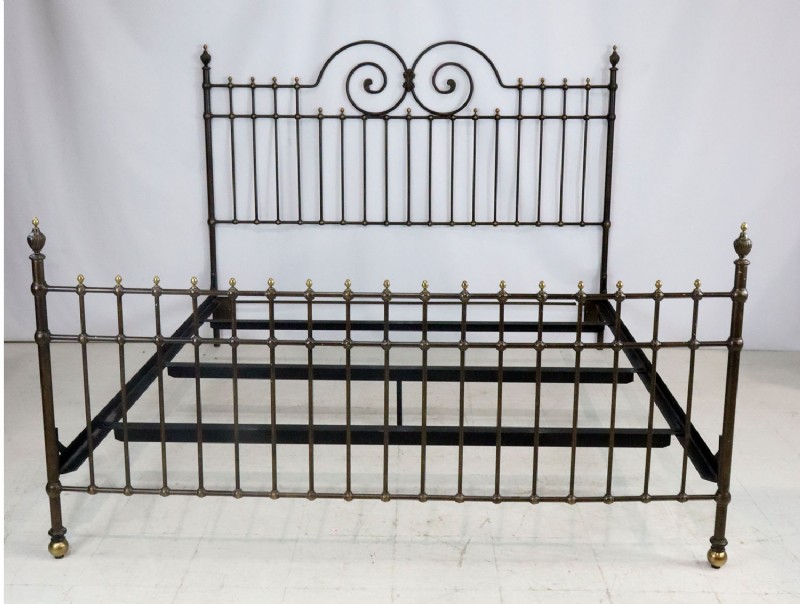 Thomasville King Size 7 Piece Bedroom Set