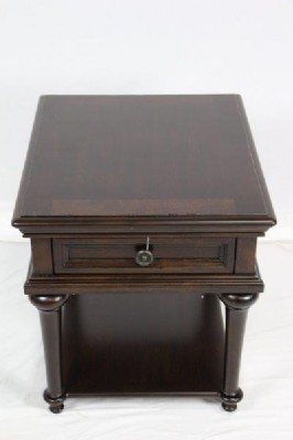 CHERRY END TABLE