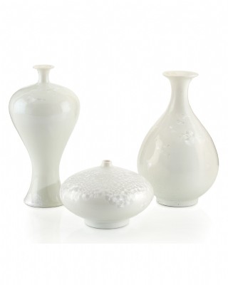 Swirling Gingko Leaves White Jars