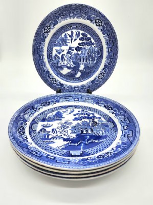 Set of 1949 Victoria Porcelain Blue Willow Plates