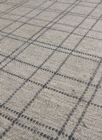 CONTEMPORARY RUG WHITE AND GREY PLAID