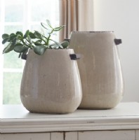 SET OF 2 VASES IN PORCELAIN
